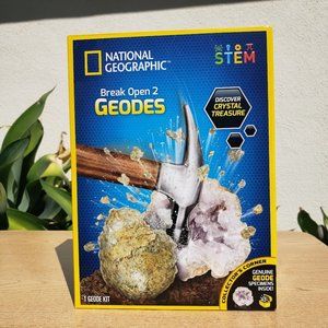 NEW National Geographic Break open 2 Geodes STEM Kit Science Geology